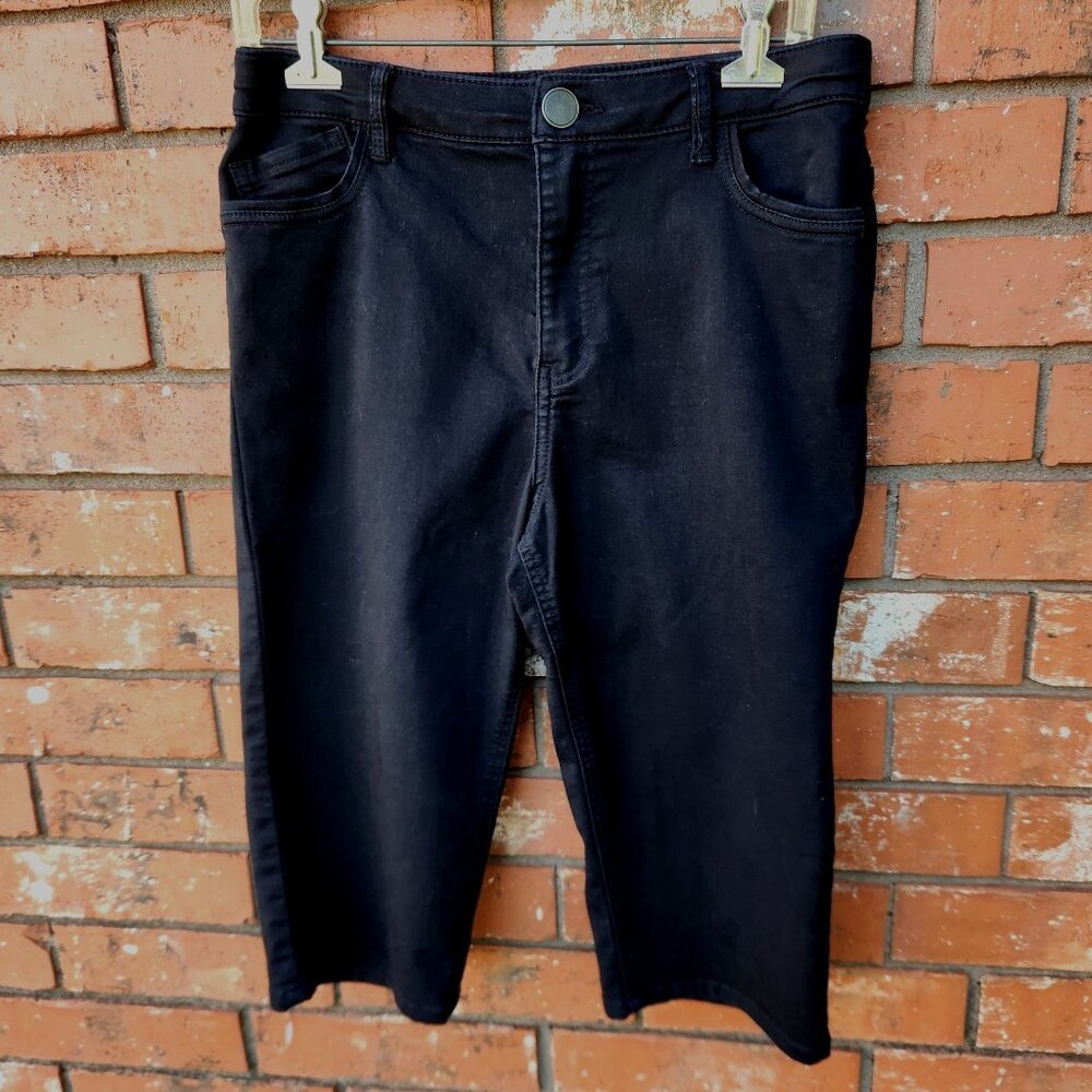 Christopher & Banks Women's Denim Walking Shorts Size 8 Black Stretch